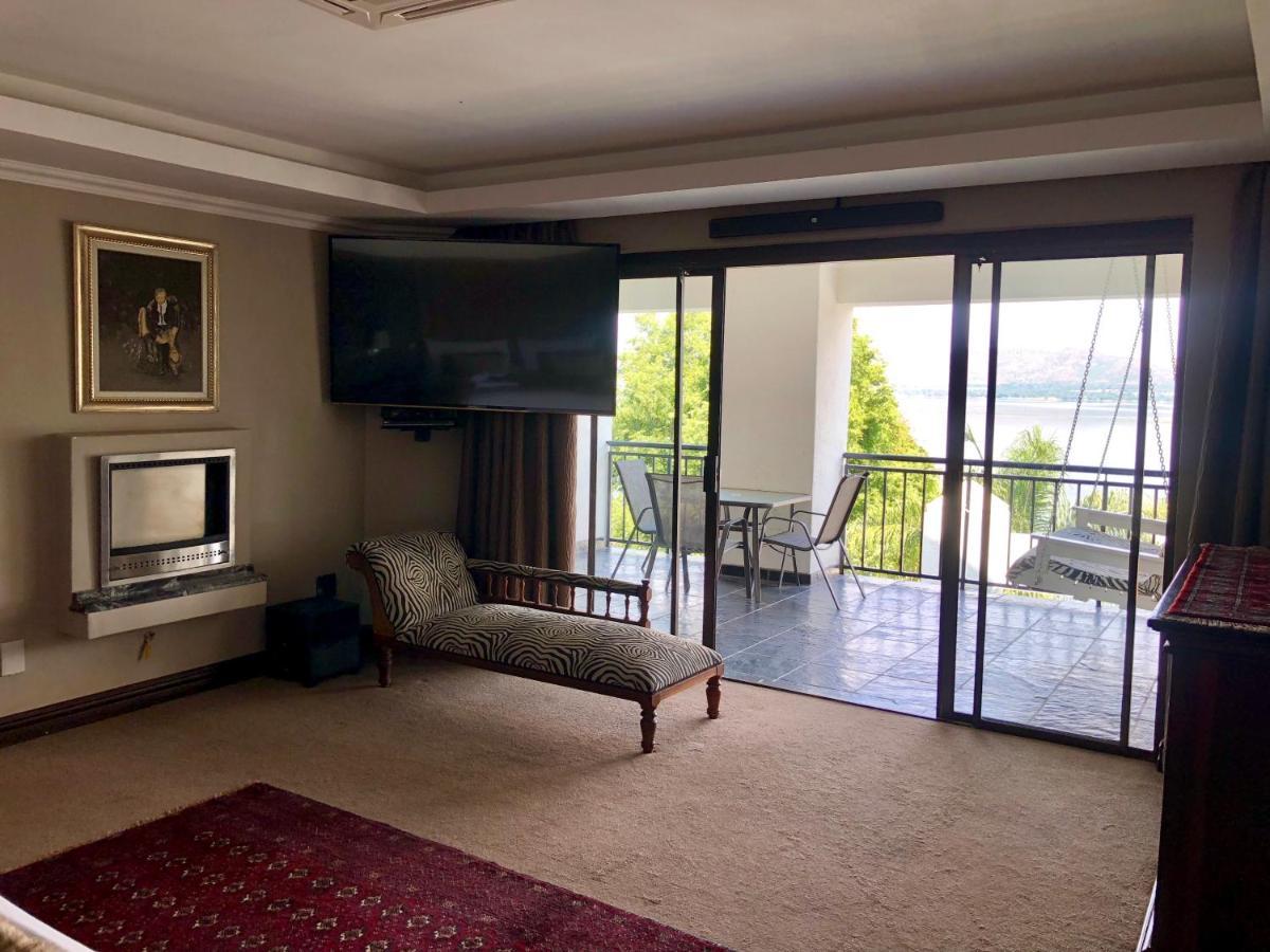 Kosmos Lodge Hartbeespoort Kültér fotó