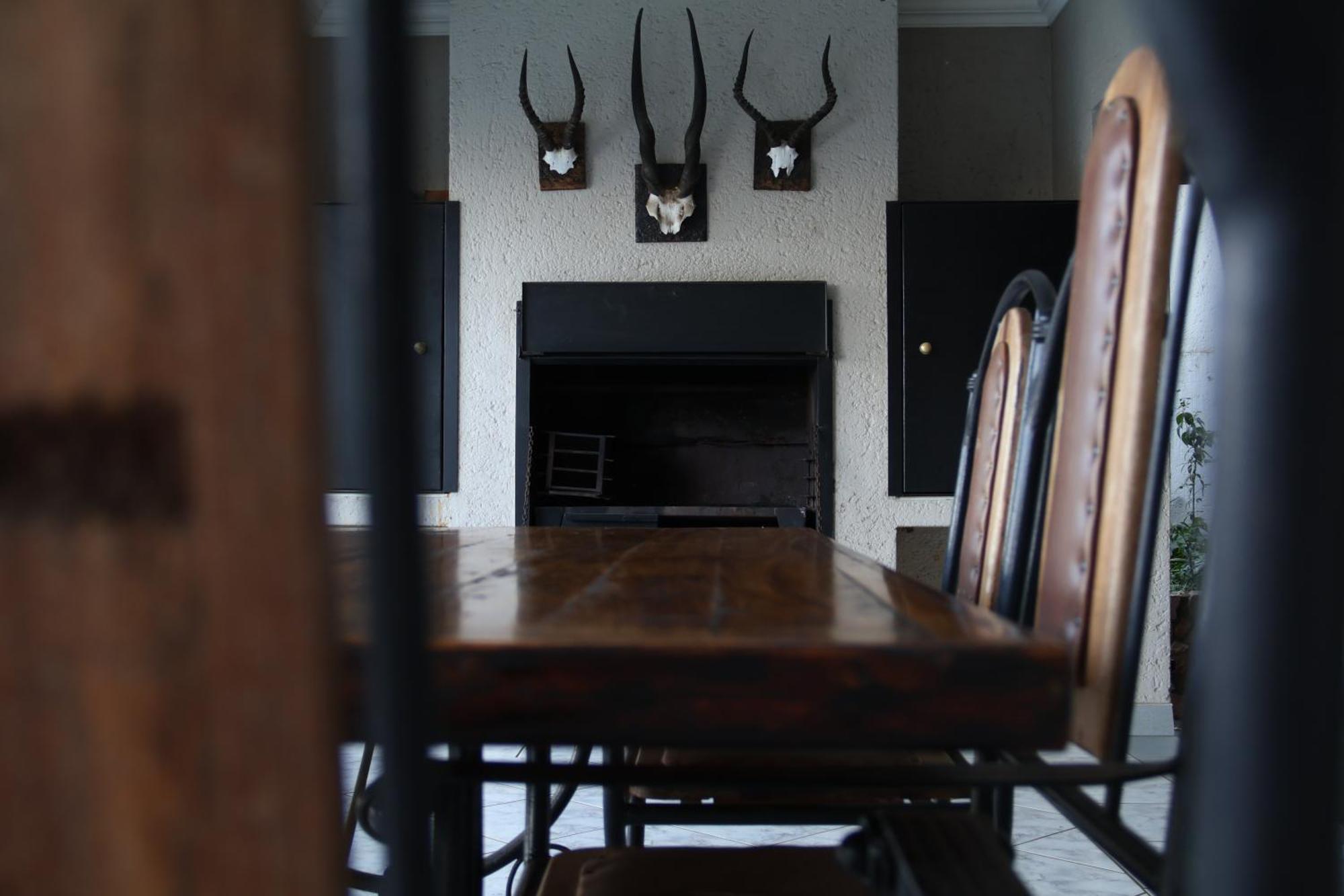 Kosmos Lodge Hartbeespoort Kültér fotó