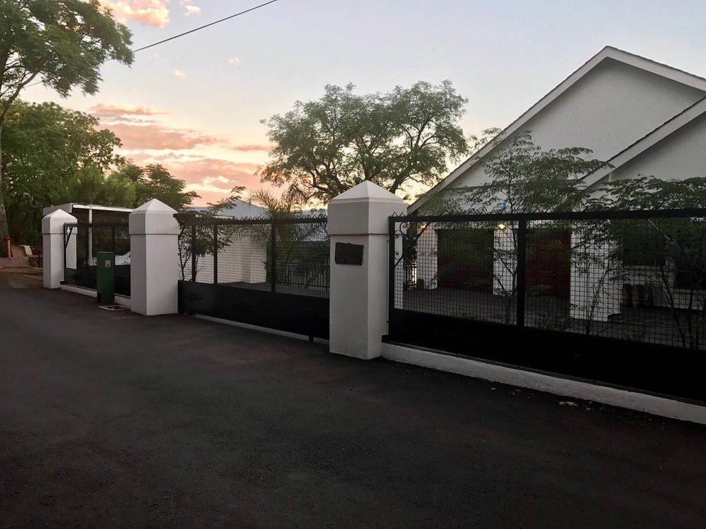 Kosmos Lodge Hartbeespoort Kültér fotó